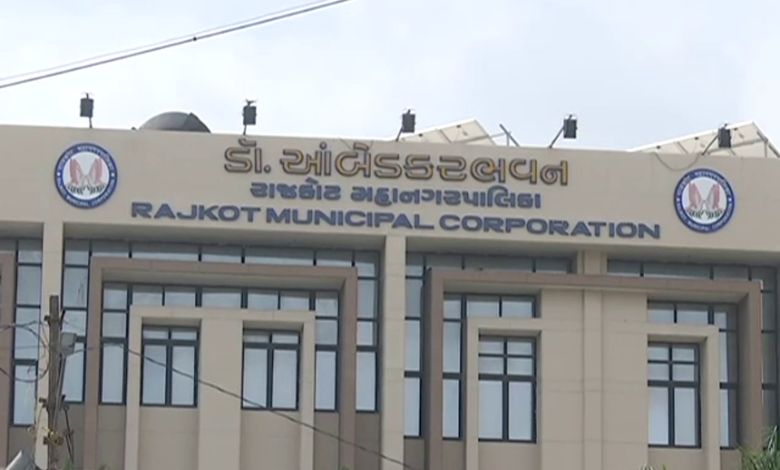 રાજકોટ મનપામાં લોકોની 'તપશ્ચર્યા'! જન્મ-મરણના દાખલા માટે 6 મહિનાથી લાંબી લાઈનો: વિપક્ષની રજૂઆત