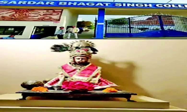 The chairman of this college is a very special dignitary, you will be shocked to know!