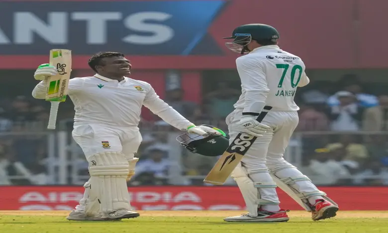 ગુવાહાટી ટેસ્ટમાં ભારતીય મૂળના સેનુરન મુથુસામીએ સદી (૧૦૯ રન) ફટકારી, સાઉથ આફ્રિકાનો સ્કોર ૪૮૯