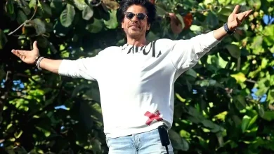 Shahrukh@60: Not only in India, but also abroad, fans have come to Mumbai to celebrate King Khan's birthday.