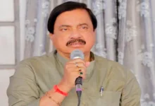 corporators from Mahsala Nagar Panchayat joining the Shiv Sena (Shinde) group.