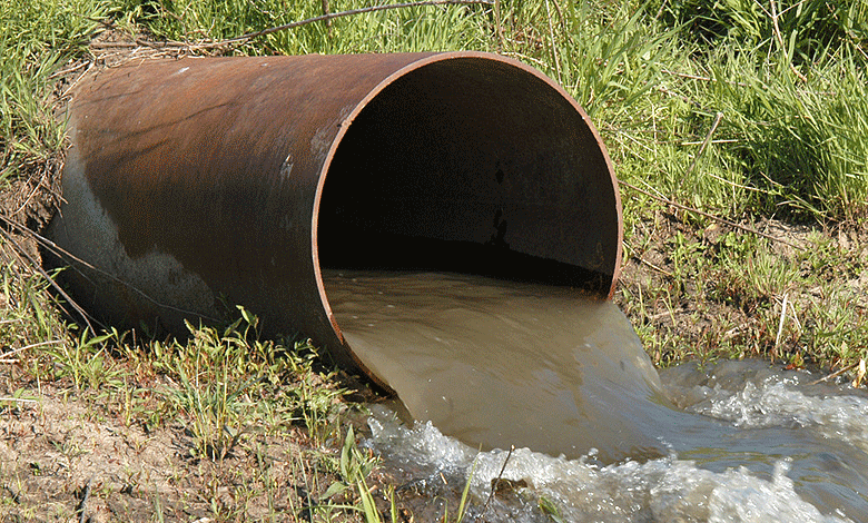 અમદાવાદમાં 20 જેટલી લકઝરી હોટલોએ ગંદા પાણીના નિકાલ માટે ચૂકવવો પડશે વધારે ચાર્જ, જાણો શું છે કારણ અમદાવાદઃ શહેરમાં આવેલી 20 જેટલી લકઝરી હોટલોએ ગંદા પાણી માટે વધારે કિંમત ચૂકવવી પડશે. અમદાવાદ મ્યુનિસિપલ કોર્પોરેશન દ્વારા 10 હજાર લિટર પ્રતિ દિવસ કરતાં વધુ ગંદુ પાણી ઉત્પન્ન કરતી હોટલો પર વધારાની ફી લાદવામાં આવશે. જેનાથી વાર્ષિક બિલ રૂ. 2 લાખ સુધી વધી શકે છે.