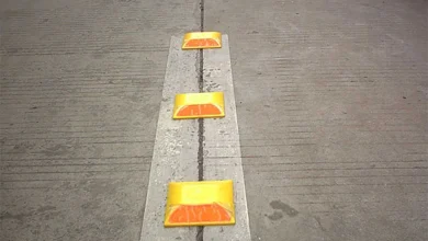 રસ્તા પર દેખાતી નાનકડી પીળી લાઈટ્સને શું કહેવાય છે, શું હોય છે તેનું કામ?