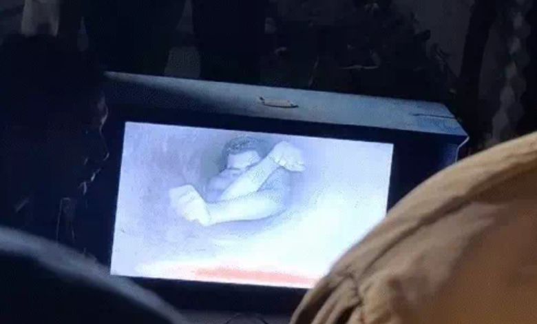 કચ્છમાં મોંઘો સ્માર્ટફોન ના લઈ આપતાં 17 વર્ષના છોકરાએ બોરવેલમાં કૂદીને જીવ આપી દીધો