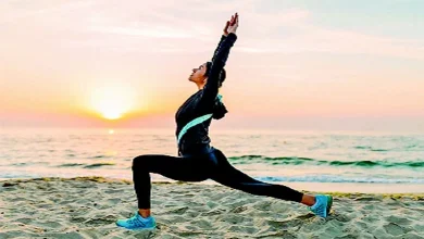 શિયાળામાં શરીરને ગરમ રાખવા માટેના યોગાસનો, જેમ કે સૂર્યનમસ્કાર અને ઉશ્કટાસન