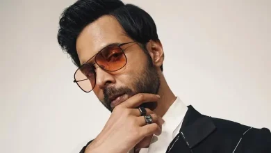 અભિષેક બેનર્જી અને તેની માતાનો ભાવુક પ્રસંગ દર્શાવતી તસવીર.