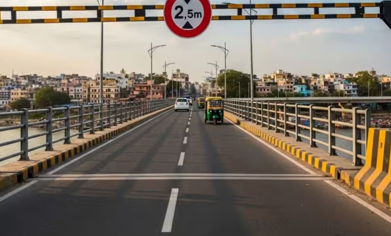 અમદાવાદમાં કોર્પોરેશન તંત્ર સફાળું જાગ્યું, 16 બ્રિજ પર ભારે વાહનો માટે પ્રતિબંધ