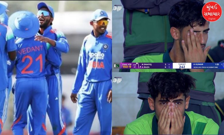 ભારતીય અન્ડર-19 ક્રિકેટ ટીમ પાકિસ્તાન સામે જીત્યા બાદ મેદાન પર ઉજવણી કરતી અને અમ્પાયરો સાથે હાથ મિલાવતી તસવીર.