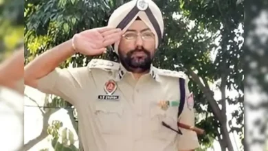 પૂર્વ IPS અધિકારી અમર સિંહ ચહલની તસ્વીર અને પંજાબ પોલીસ તપાસની પ્રતીકાત્મક ફાઈલ ફોટો.