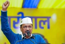 અરવિંદ કેજરીવાલ (AAP નેતા) ગુજરાત પ્રવાસ દરમિયાન જનસભાને સંબોધતા