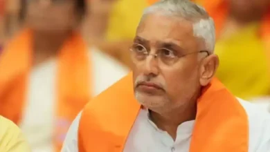 ગાંધીનગરના કમલમ ખાતે ગુજરાત ભાજપની નવી ટીમની બેઠકમાં મુખ્યમંત્રી ભુપેન્દ્ર પટેલ અને જગદીશ વિશ્વકર્મા.