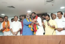 કેરળ સ્થાનિક સ્વરાજ્યની ચૂંટણીમાં તિરુવનંતપુરમમાં BJP-NDAની જીત બાદ હર્ષ વ્યક્ત કરતા ભાજપના કાર્યકરો અને સમર્થકો