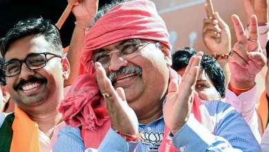 મહારાષ્ટ્ર ભાજપ પ્રમુખ રવીન્દ્ર ચવ્હાણ થાણેમાં સભાને સંબોધતા