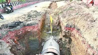 બીપીસીએલ પાઇપલાઇનમાંથી ચોરીના પ્રયાસ બદલ પકડાયેલા 13 આરોપીઓ અને પોલીસે જપ્ત કરેલા સાધનો