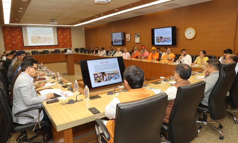 ભવનાથ મહાશિવરાત્રિ મેળાના આયોજન અંગે હર્ષ સંઘવીની બેઠક અને ગિરનાર તળેટીનો નજારો.