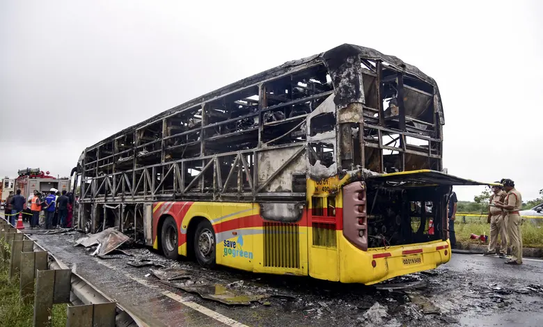 બસ અકસ્માત પછી આગ લાગવાના મુખ્ય કારણો સમજાવતો આલેખ.