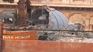 મોરબીમાં મણિ મંદિરની બાજુમાં આવેલી ગેરકાયદેસર દરગાહ તોડી પાડવામાં આવી, પોલીસ બંદોબસ્ત