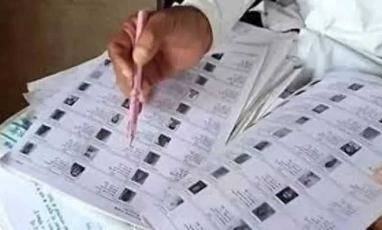 ગુજરાત મતદાર યાદી સુધારણા ઝુંબેશ અને બીએલઓ કામગીરીની વિગતો.