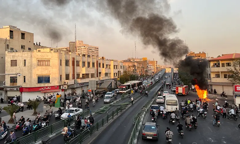 ઈરાનમાં ઈસ્લામિક શાસન સામે બળવો, આર્થિક કંગાળી અને મોંઘવારી મામલે જનવિદ્રોહ