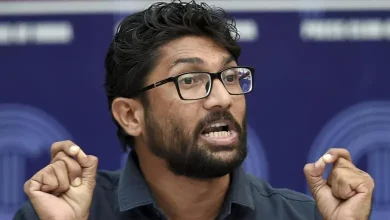 વડાપ્રધાન નરેન્દ્ર મોદી વિરુદ્ધના વિવાદાસ્પદ નિવેદન મુદ્દે ભાજપના અનુસૂચિત જાતિ મોરચાના પ્રમુખ ગૌતમ ગેડિયા જિગ્નેશ મેવાણી પાસે માફીની માંગણી કરી રહ્યા છે.