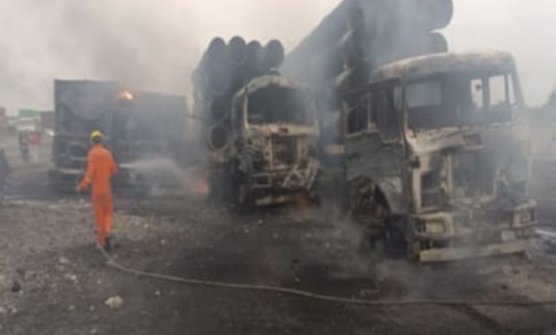 કચ્છના સુરજબારી હાઇવે પર LPG ટેન્કર પલટી ગયું, વિસ્ફોટથી ૮ વાહનો ભસ્મીભૂત; અનેક મૃત્યુની આશંકા