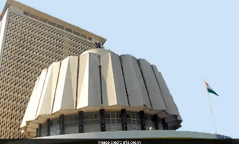 મહારાષ્ટ્ર વિધાનસભા પરિસરમાં મારામારીની ઘટના બાદ વિશેષાધિકાર સમિતિની બેઠક અને ચુકાદો