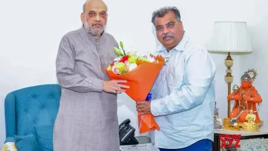 મહારાષ્ટ્ર ભાજપ પ્રમુખ રવીન્દ્ર ચવ્હાણ દિલ્હીમાં ગૃહમંત્રી અમિત શાહ સાથે મુલાકાત કરી રહ્યા છે.