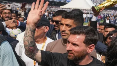 કોલકાતાના સ્ટેડિયમમાં મેસીની મુલાકાત દરમિયાન થયેલી અરાજકતા અને સુરક્ષા વ્યવસ્થાનો અભાવ દર્શાવતું દ્રશ્ય.