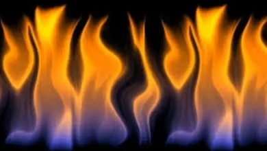 નવી મુંબઈના દિઘા MIDCમાં સુલ્ઝર પંપ કંપનીની ફેકટરીમાં લાગેલી ભીષણ આગનું દૃશ્ય.