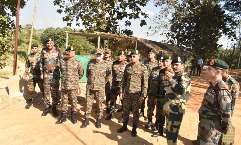 બાંગ્લાદેશની વણસતી સ્થિતિને લઈને ભારતની ઈસ્ટર્ન બોર્ડર પર એલર્ટ: કમાન્ડના વડાએ કરી બોર્ડર વિઝિટ…