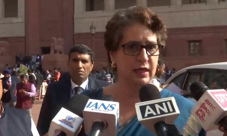 PMની 'ટિપ્સ' પર પ્રિયંકા ગાંધીનો પલટવાર: 'મુદ્દા ઉઠાવવા નાટક નથી, બોલવા ન દેવું એ જ નાટક છે!'