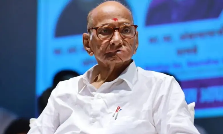 શરદ પવાર, દેવેન્દ્ર ફડણવીસ, એકનાથ શિંદે અને આદિત્ય ઠાકરે