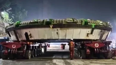 થાણે પોર્ટલ પર ઉતારવામાં આવેલું ભારતનું સૌથી મોટું ૧૩.૩૪ મીટર વ્યાસવાળું ટનલ બોરિંગ મશીન (TBM)