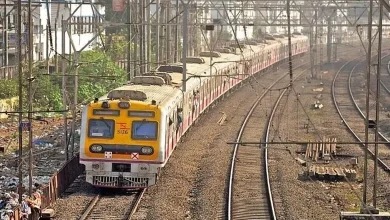 ટ્રેનના છાપરા પર લગાવેલા રૂફ વેન્ટિલેટર અથવા નાની મેટલ પ્લેટ્સ