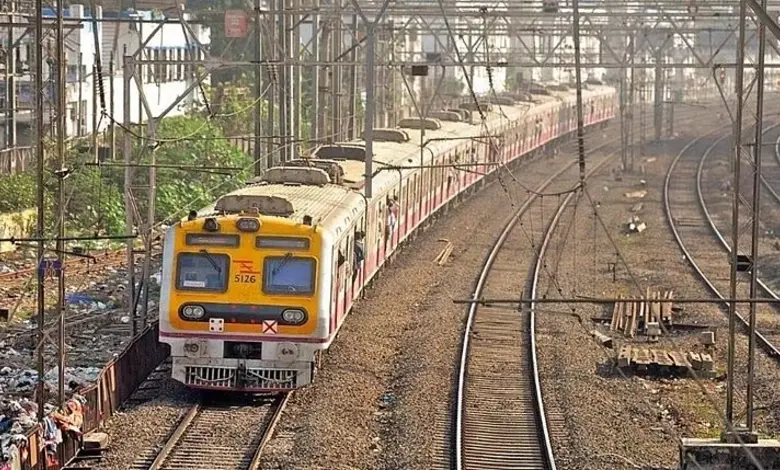 ટ્રેનના છાપરા પર લગાવેલા રૂફ વેન્ટિલેટર અથવા નાની મેટલ પ્લેટ્સ