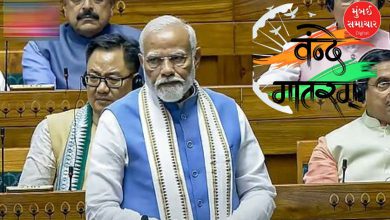 લોકસભામાં વંદે માતરમ ચર્ચા: વડા પ્રધાન નરેન્દ્ર મોદી લોકસભામાં 'વંદે માતરમ્'ની ચર્ચાની શરૂઆત કરતા દેખાય છે.