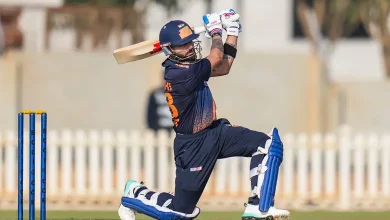 વિજય હઝારે ટ્રોફીમાં દિલ્હીની જર્સીમાં બેટિંગ કરતો વિરાટ કોહલી.