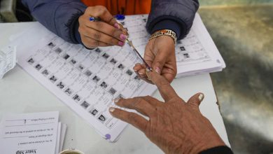 મહારાષ્ટ્રની 23 નગર પરિષદ-પંચાયતોમાં મતદાન શરૂ: અનેક જગ્યા પર લાંબી લાઈનો, કાલે આવશે જનાદેશ