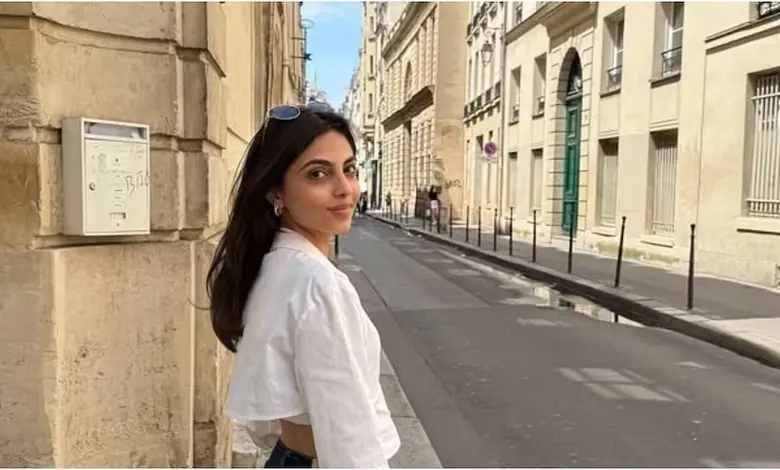 રેહાન વાડ્રા અને અવીવા બેગની સગાઈની તસવીર અને અવીવા બેગનો ગ્લેમરસ લુક.