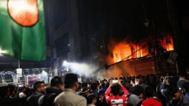 બાંગ્લાદેશમાં હિંદુ યુવકની કટ્ટરવાદીઓ મારઝૂડ કરીને કરી હત્યા, શબને ઝાડ પર લટકાવીને આગ લગાવી