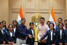 CM Devendra Fadnavis felicitating Indian blind women cricket team