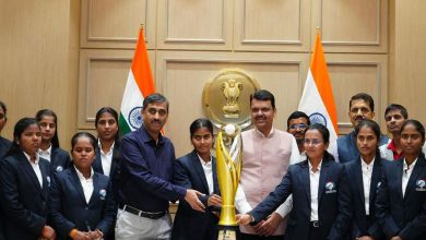 CM Devendra Fadnavis felicitating Indian blind women cricket team
