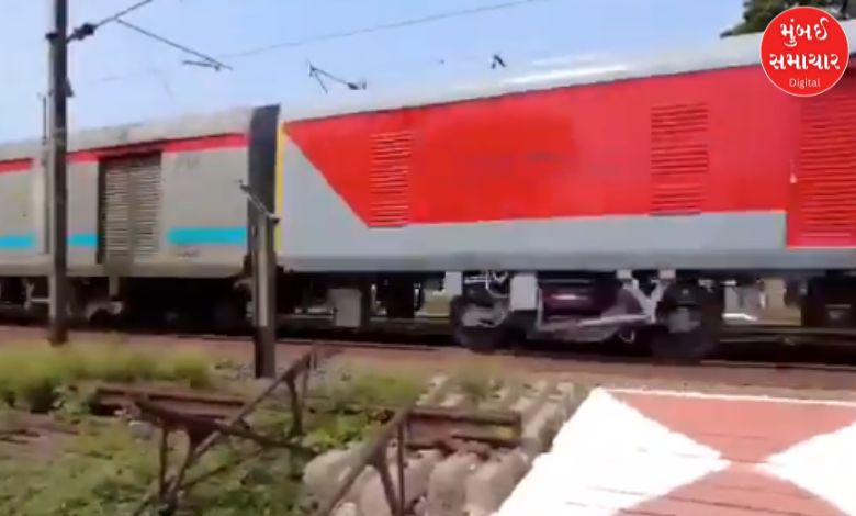 A train came at full speed in front of a young man walking with earphones in his ears: What happened next, watch the viral video