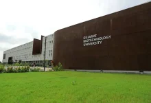 GBU ના વિદ્યાર્થીઓ જેમને mRNA-આધારિત IVF સપોર્ટ થેરાપી માટે યંગ લોરિએટ એવોર્ડ મળ્યો છે.