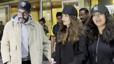 મુંબઈ એરપોર્ટ પર બ્લેક આઉટફિટમાં અભિષેક બચ્ચન, ઐશ્વર્યા રાય અને આરાધ્યા બચ્ચન.