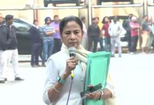 બંગાળમાં હાઈ વોલ્ટેજ રાજકીય ડ્રામા! I-PAC પર EDના દરોડા, મમતા બેનર્જી ફાઈલ લઇને પહોંચ્યા