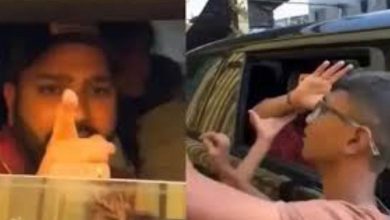 ચાહકોએ કરી હાથ પકડી સેલ્ફી લેવાનો પ્રયાસ કર્યો, રોહિત શર્માએ આપી આવી પ્રતિક્રિયા