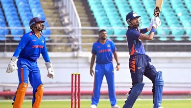 રાજકોટમાં વિજય હઝારે ટ્રોફી દરમિયાન બેટિંગ કરી રહેલો હાર્દિક પંડ્યા અને બરોડા ક્રિકેટ ટીમનો વિજય ઉત્સવ.