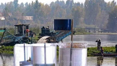 ઈન્દોરમાં દૂષિત પાણીની સમસ્યા અને સરકારી કાર્યવાહીના સમાચાર દર્શાવતી તસવીર.