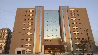 જૂનાગઢ સિવિલ હોસ્પિટલની ઇમારત અથવા આધુનિક મેડિકલ સુવિધાઓનું પ્રતિકાત્મક ચિત્ર.